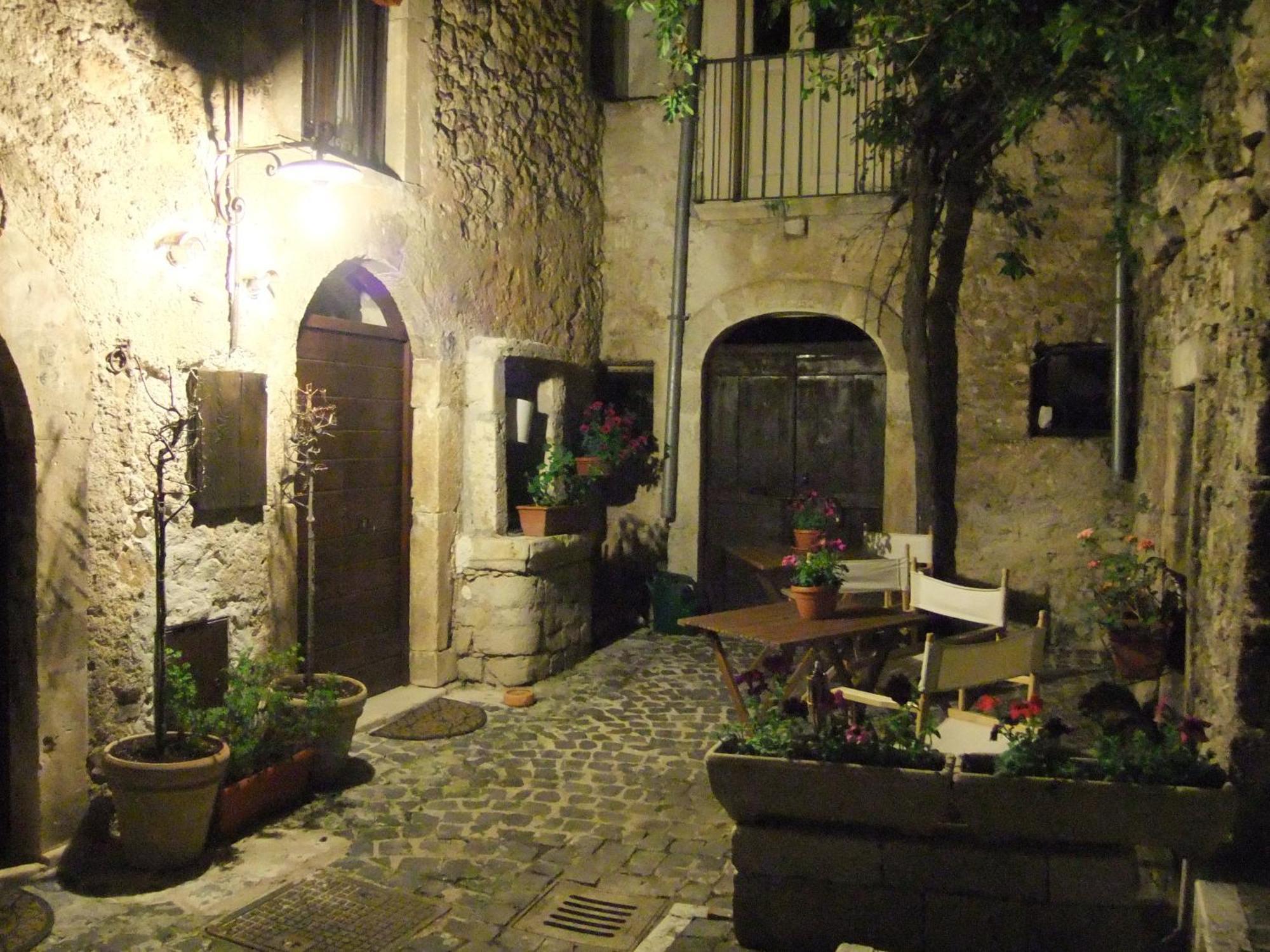 Residenza La Torre Aparthotel Santo Stefano Di Sessanio Εξωτερικό φωτογραφία