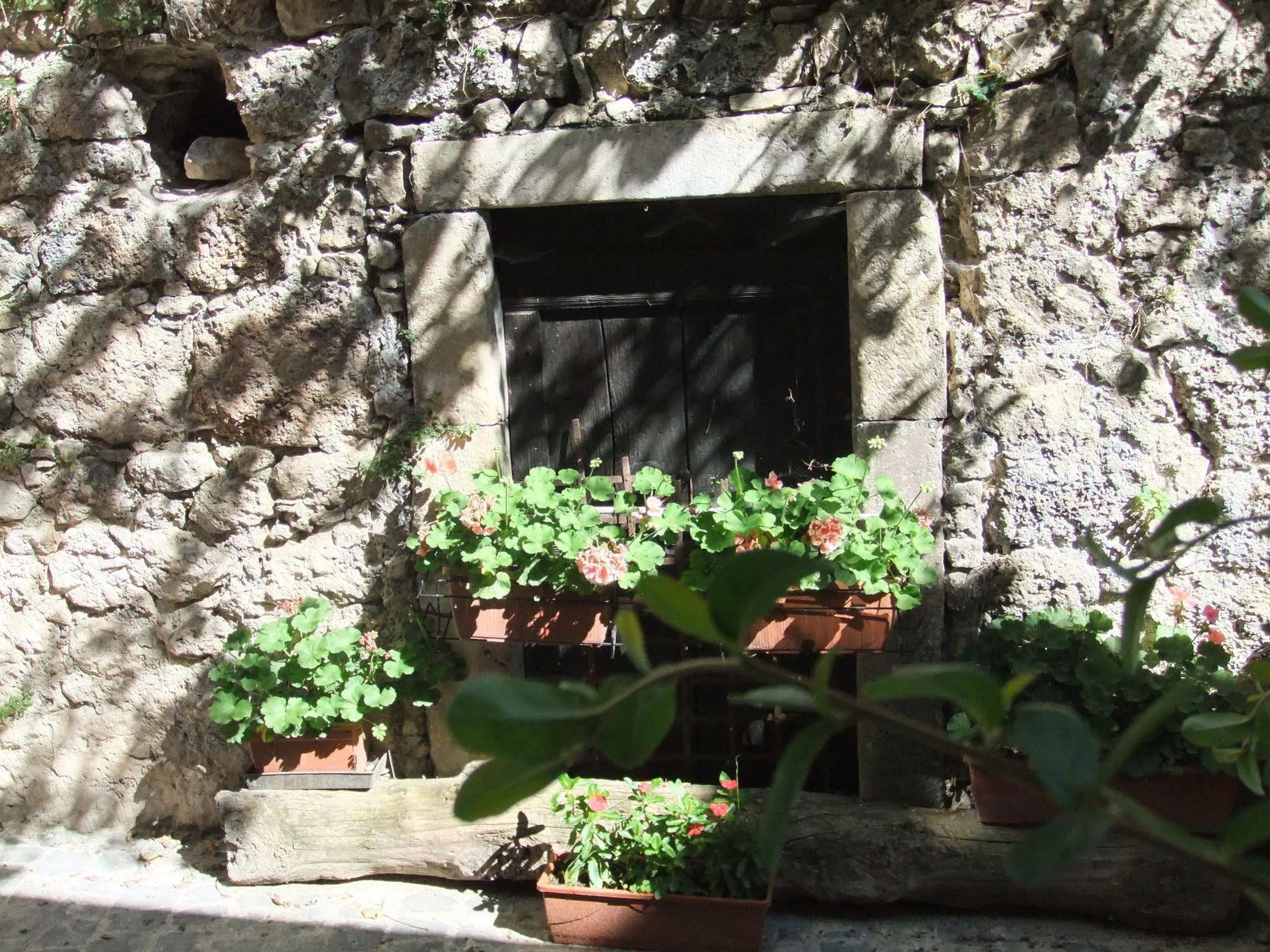 Residenza La Torre Aparthotel Santo Stefano Di Sessanio Εξωτερικό φωτογραφία